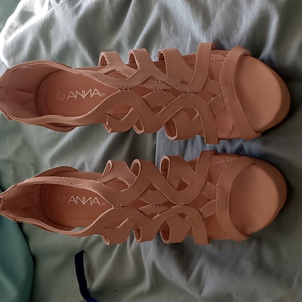 ANNA 8.5 cream wedges